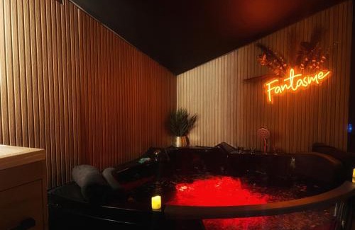 Jonzac Apartment | Love Room Fantasme 50 Nuances