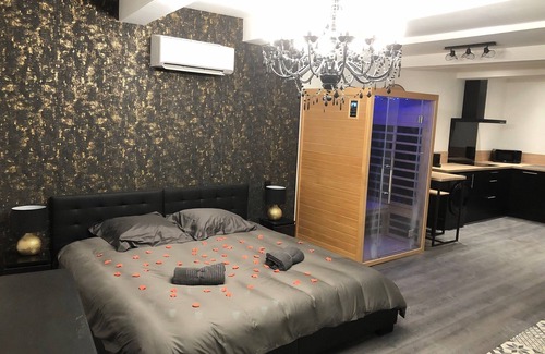 Limoux Apartment | Love Room La Parenthèse (sauna, balneotherapy)