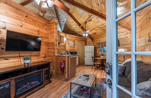 Hico Cabin | Love Shack Romantic Yurt