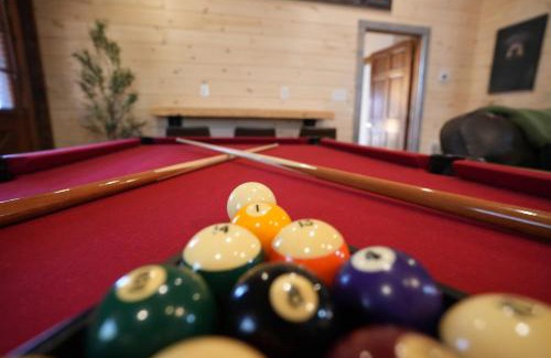 Sevierville Ski Chalet | Love Shack