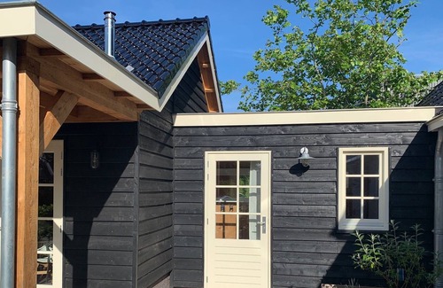 Uitgeest Cottage | "LoveLee Too", holiday cottage close to Amsterdam, Haarlem, Alkmaar, sleeps 4+1