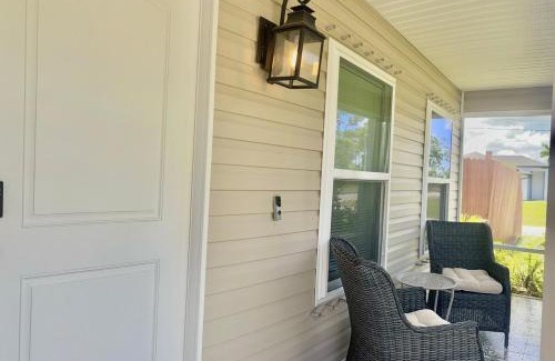 Mariner House | Lovelee Villa Cozy 2-Story Home