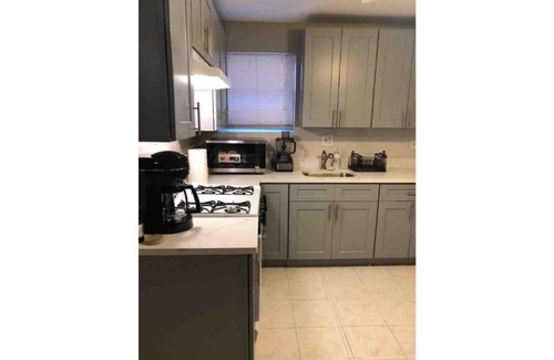 Queens Apartment | LOVELLY ONE BEDROOM APARMENT IN WHITESTONE