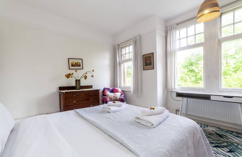 Mapesbury Apartment | Lovely 1 BDR apt in Victorian House, Kilburn