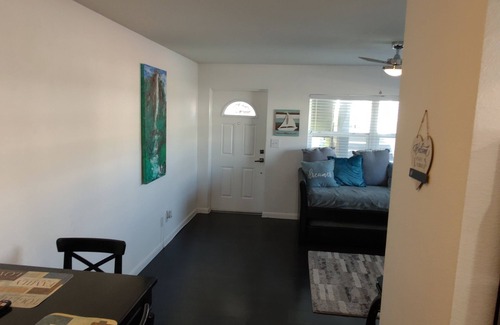 Capri Isle Apartment | Lovely 1 Bdrm Apartment: sand, beaches and sun