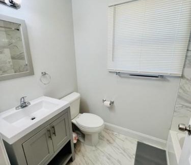 Newark Apartment | Lovely 1 Bed Apartment EZ Access to NY