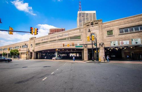 Newark Apartment | Lovely 1 Bed Apartment EZ Access to NY