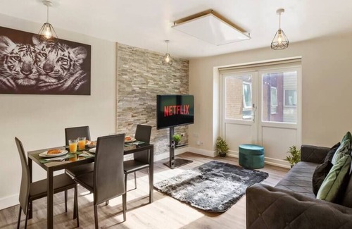 Rotherham Apartment | Lovely 1 bedroom unit with free parking