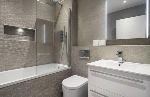 Eastleigh Apartment | Lovely 1 Bedroom Apartment in the Heart of Eastleigh
