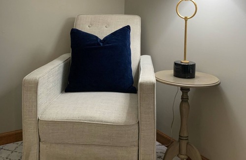 Westmere Apartment | Lovely 1-bedroom apartment with patio/deck.