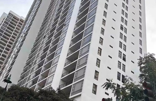Diamond Head - Kapahulu - St. Louis Condo | Lovely 1-bedroom condo w/beach view, mountain views, WiFi, AC & FREE Parking