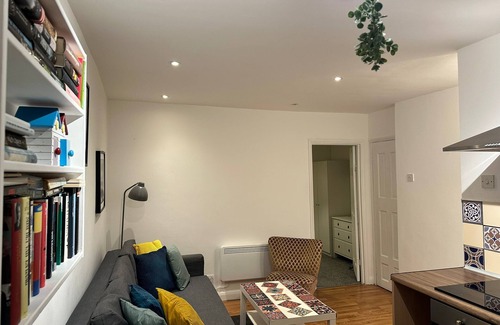 De Beauvoir Apartment | Lovely 1 Bedroom Flat in Haggerston, Close to the station (Windrush Line).