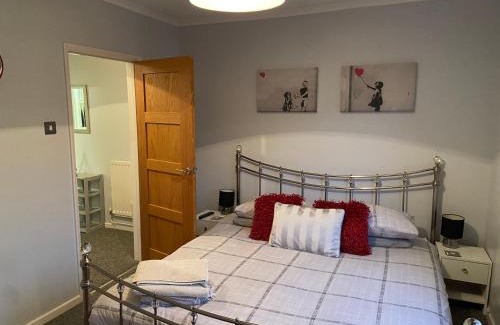 Hythe Apartment | Lovely 1 Bedroom Ground floor apartment max 4 per