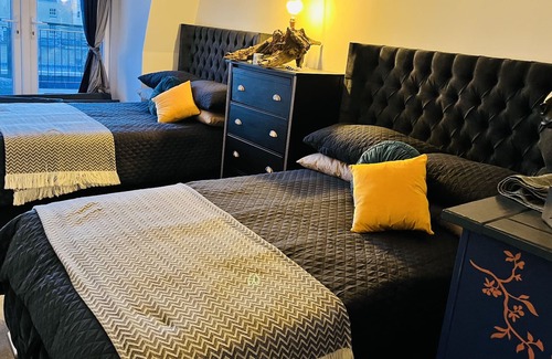 Worthing Apartment | Lovely 1 bedroom penthouse with lift central Worthing