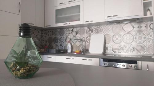 Alipasin Most Apartment | Lovely 1-bedroom rental unit with free parking