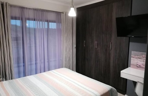 Greater Johannesburg Metropolitan Area Apartment | Lovely 1-bedroom with modern finishes