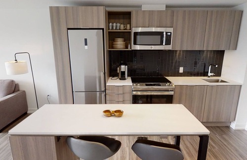 Bay Street Corridor Apartment | Lovely 1-BR in DT Toronto