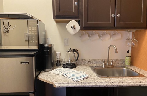 Corrales Apartment | Lovely 1 br, sitting room and kitchenette on an acre. Visiting for the holidays?