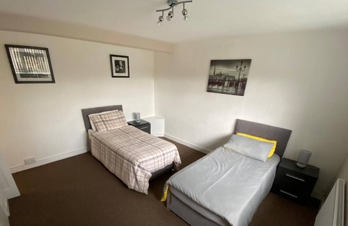 Barnt Green Apartment | Lovely 2-Bed Apartment in Solihull