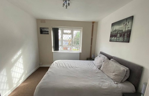 Barnt Green Apartment | Lovely 2-Bed Apartment in Solihull