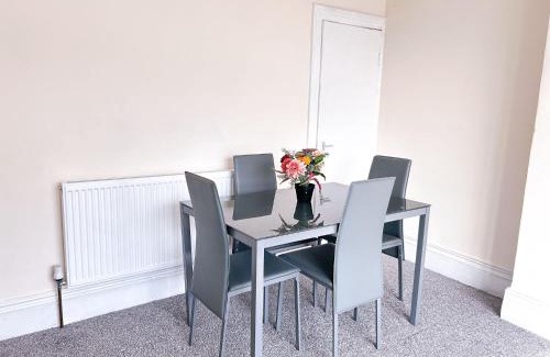 Seisdon Apartment | Lovely 2-Bed Apartment in Birmingham