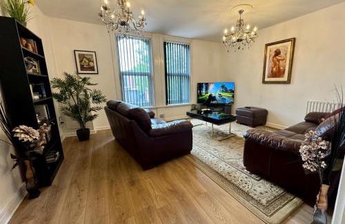 Arnold Apartment | Lovely 2 bed Apartment, Arnold Town centre.