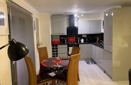 Wallasey Apartment | Lovely 2-bed Apartment in Wallasey, Sleeps 4
