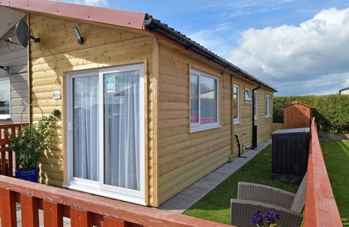 Bridlington Ski Chalet | Lovely 2 bed Chalet in Bridlington Free Electric
