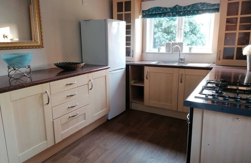 Llanybydder Cottage | Lovely 2-Bed Cottage in Pencarreg