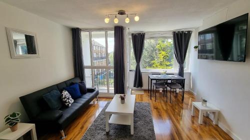 Greenwich Apartment | Lovely 2 bed Flat in S/E London