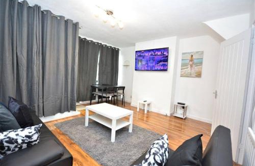 Greenwich Apartment | Lovely 2 bed Flat in S/E London