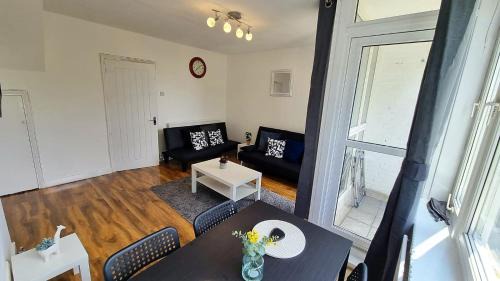Greenwich Apartment | Lovely 2 bed Flat in S/E London