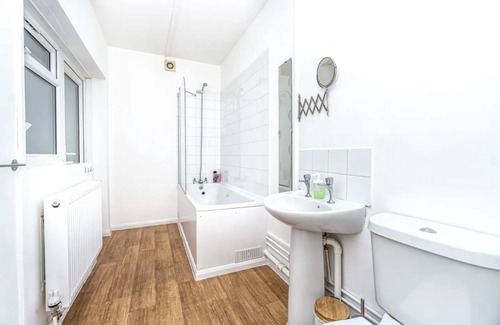 Hackney Downs Apartment | Lovely 2 Bed in Lower Clapton