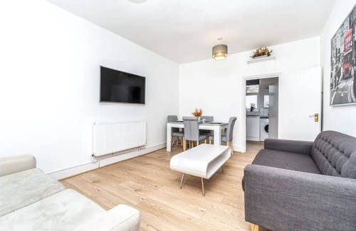 Hackney Downs Apartment | Lovely 2 Bed in Lower Clapton