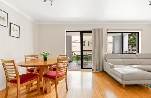 Coogee Apartment | Lovely 2-Bed with Balcony 150 m from Coogee Beach