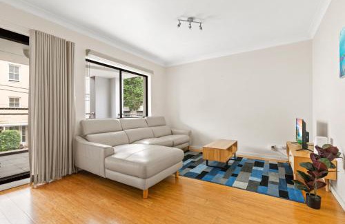 Coogee Apartment | Lovely 2-Bed with Balcony 150 m from Coogee Beach