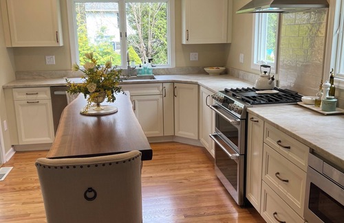 Saratoga Springs House | Lovely 2-bedroom home close to downtown Saratoga Springs, Racetrack, and SPAC!