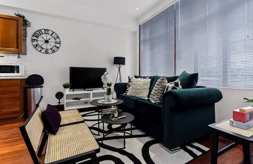 Walpole Apartment | Lovely 2-bedroom rental unit in Greater London