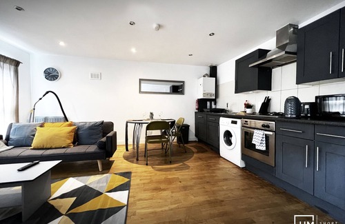 Putney Apartment | Lovely 2-bedroom serviced apartment Greater London