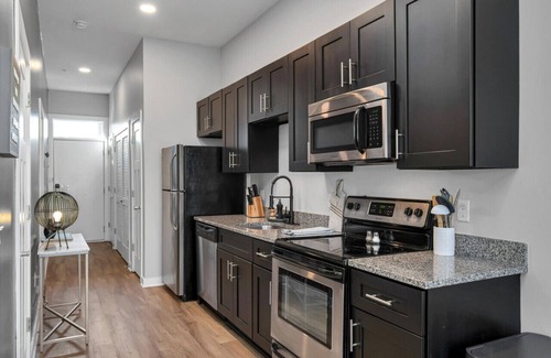 Hillsboro Village Condo | Lovely 2 Bedroom,3 Bed - Near Restaurants, Bars, Shopping + Vanderbilt & Belmont