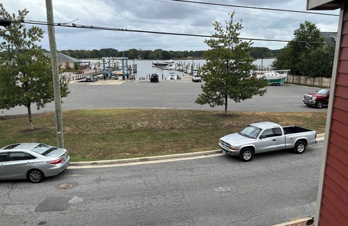 Chestertown Apartment | Lovely 2 bedroom and loft apartment with AC, WiFi overlooking the Chester River