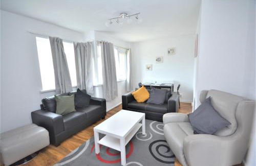 Vassall Apartment | Lovely 2 Bedroom Condo in Greater London
