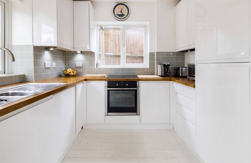 Forest Hill Apartment | Lovely 2-Bedroom Flat with Garden - Forest Hill