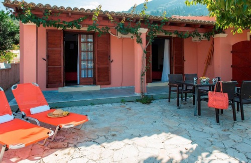Agios Gordios Cottage | Lovely 2 bedroom cottage just a two minute walk from the beach