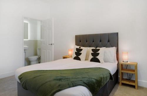 Langley Park House | Lovely 2-Bedroom Home in Langley Park, Sleeps 4