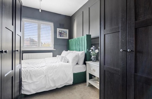 Loughborough House | Lovely 2 Bedroom House with Parking