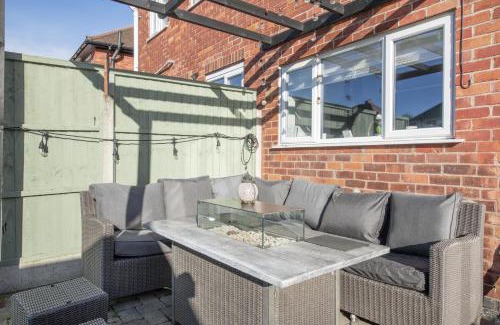 Loughborough House | Lovely 2 Bedroom House with Parking