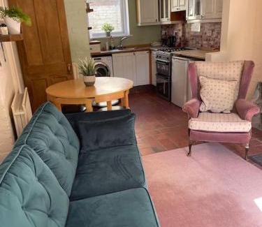 Belfast House | Lovely 2 bedroom house overlooking park, Free parking