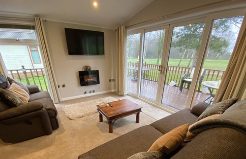 Wisbech Cabin | lovely 2 bedroom lodge on a 18 hole golf course