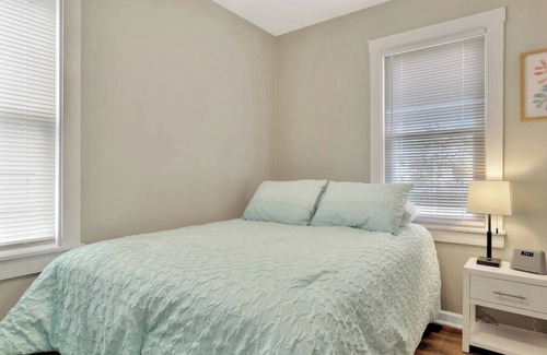 Decatur House | Lovely 2 Bedroom, Pet Friendly Home in Quiet Area